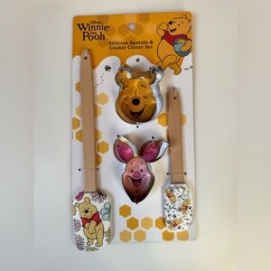 Disney Pooh and Piglet Baking Set - Yellow and Pink